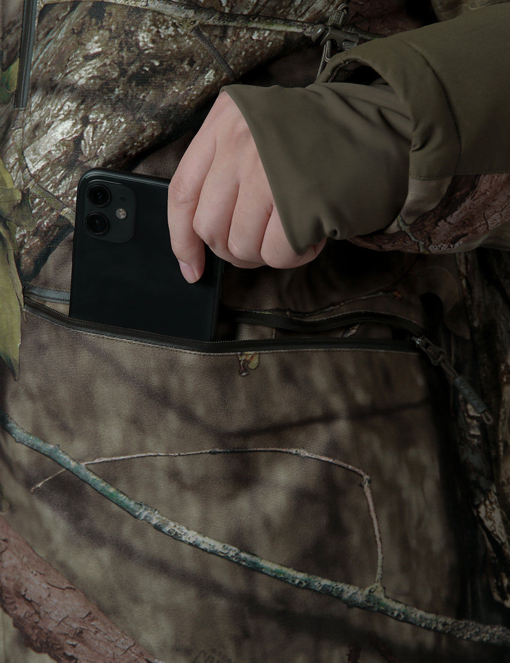 Final Sale - Men's Heated Hunting Jacket - Camouflage, Mossy Oak® Country DNA (Apparel Only)